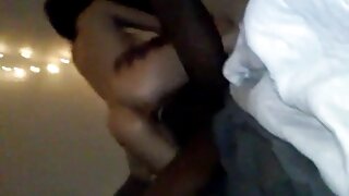 کرسی سے بندھے ہوئے A ...