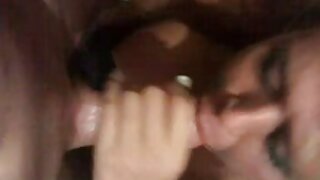 بلکہ لچکدار brunette ...