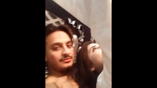 بڑے چھاتی کے ساتھ مک ...